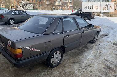Седан Audi 100 1984 в Червонограде