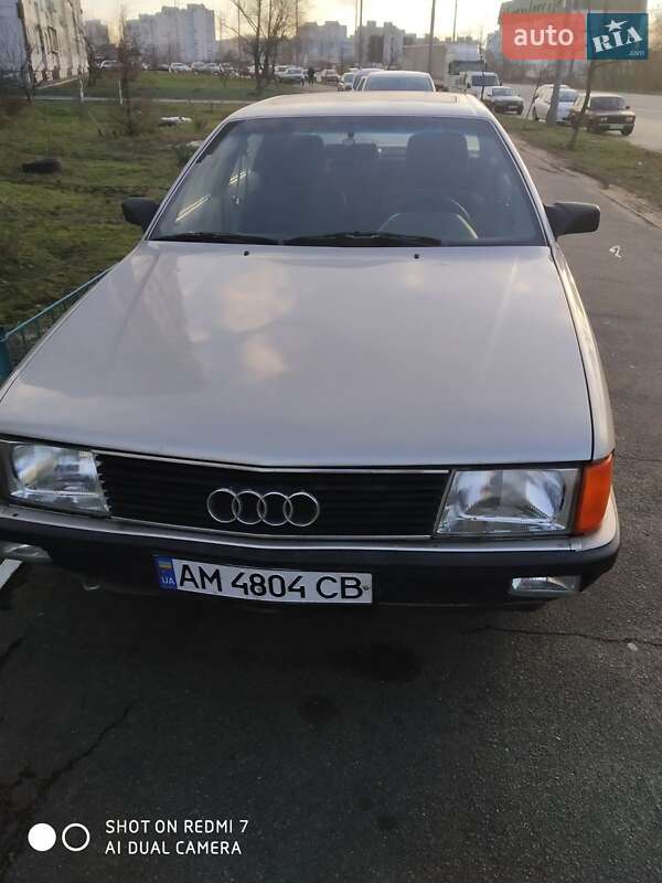 Седан Audi 100 1986 в Києві
