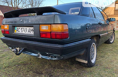 Седан Audi 100 1987 в Маневичах