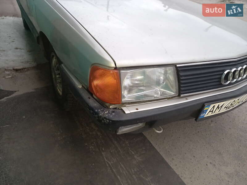 Седан Audi 100 1986 в Киеве