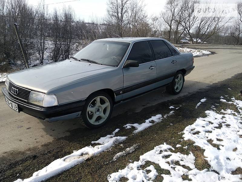 Audi 100