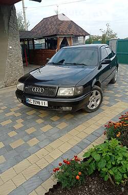 Седан Audi 100 1992 в Стрию