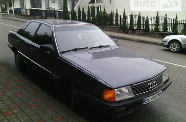 Седан Audi 100 1986 в 