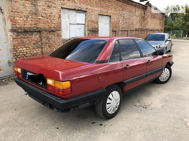 Седан Audi 100 1988 в Орехове