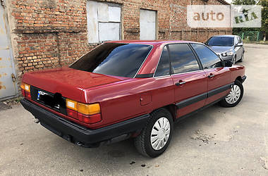 Седан Audi 100 1988 в Орехове