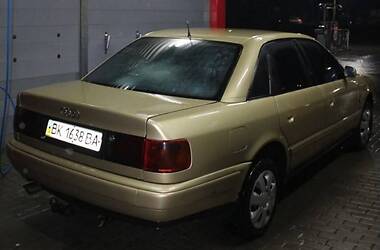 Седан Audi 100 1993 в Ровно