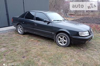 Седан Audi 100 1991 в Кельменцах