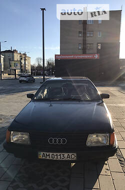 Седан Audi 100 1988 в Житомире