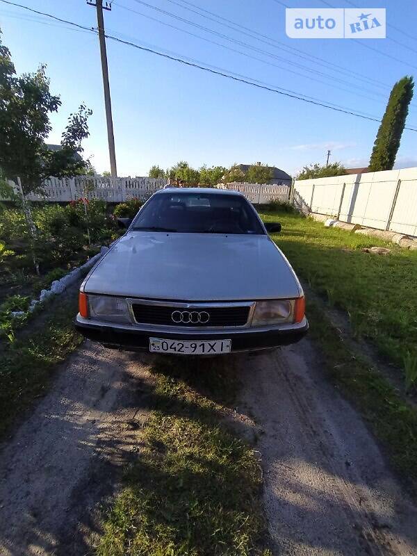 Audi 100