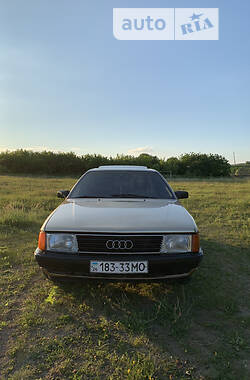 Седан Audi 100 1988 в Каменец-Подольском