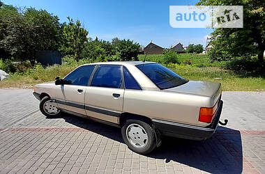 Седан Audi 100 1988 в Шумську