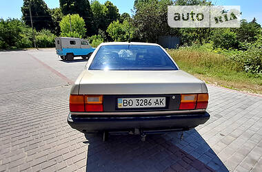 Седан Audi 100 1988 в Шумську