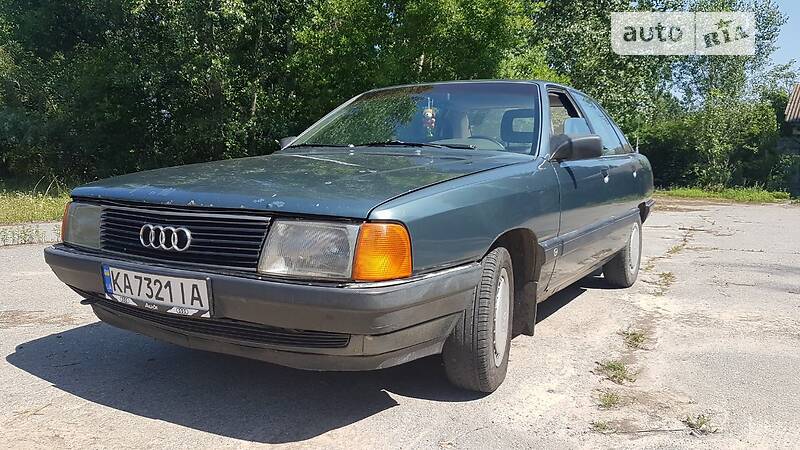 Седан Audi 100 1989 в Лысянке