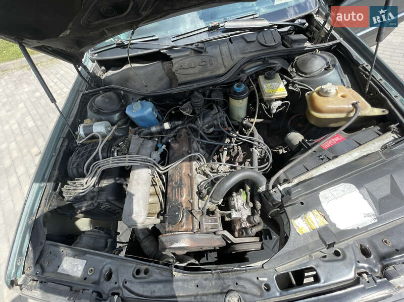 Седан Audi 100 1987 в Львові