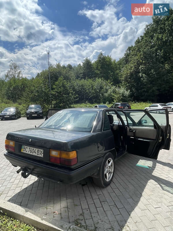 Седан Audi 100 1987 в Львові