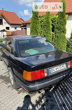 Седан Audi 100 1993 в Новояворівську