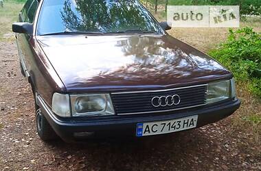 Седан Audi 100 1990 в Шацке