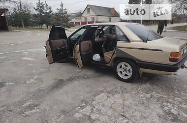 Седан Audi 100 1986 в Хмільнику