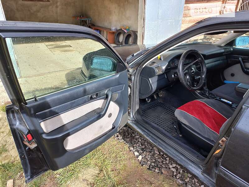 Седан Audi 100 1992 в Городенці