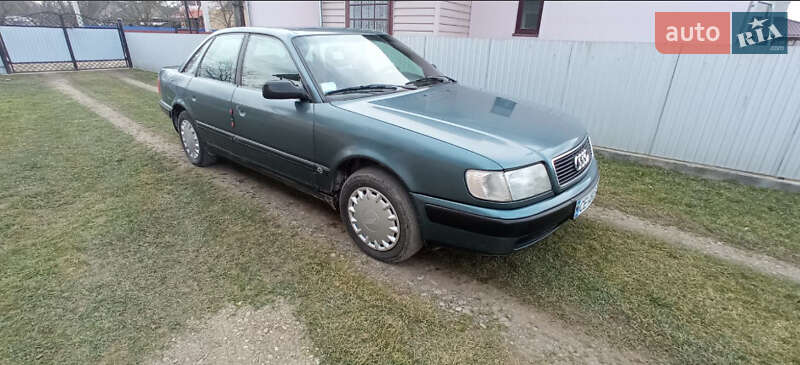 Седан Audi 100 1991 в Вижнице