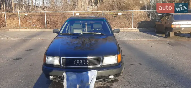 Audi 100