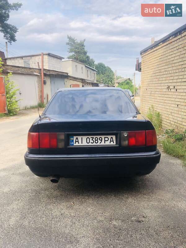 Седан Audi 100 1993 в Буче