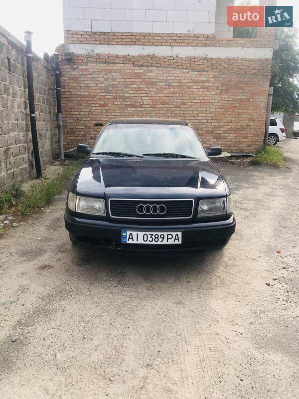 Седан Audi 100 1993 в Буче