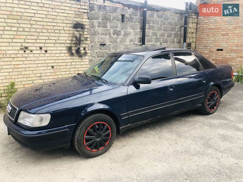 Седан Audi 100 1993 в Буче