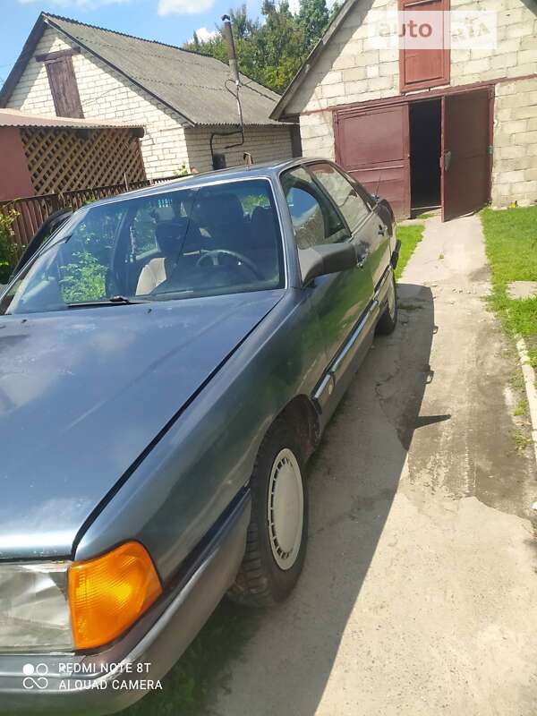 Седан Audi 100 1988 в Ратным