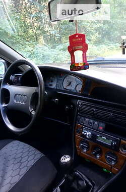 Седан Audi 100 1992 в Рокитному