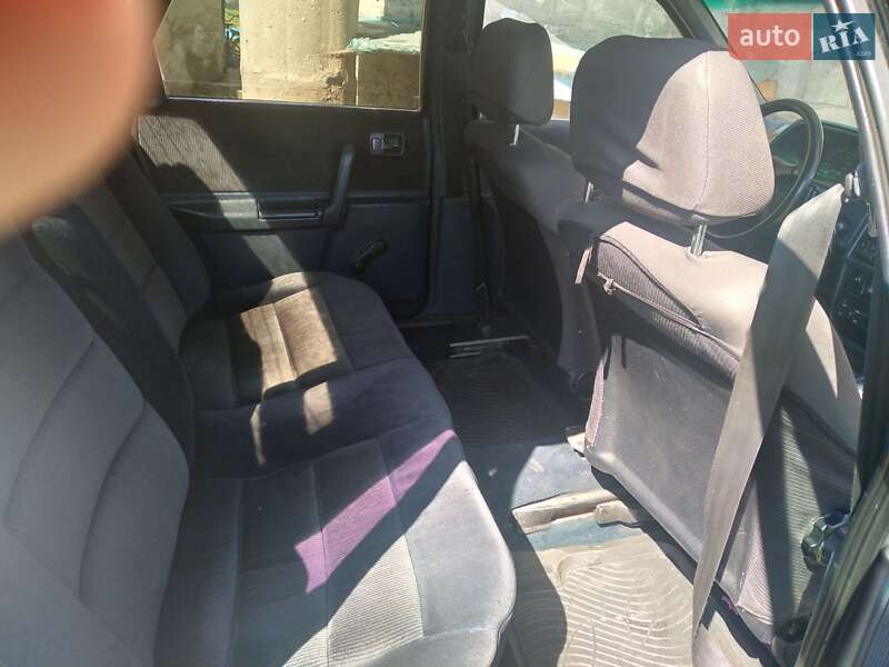 Седан Audi 100 1986 в Иршаве