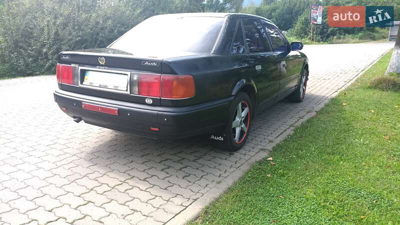 Седан Audi 100 1991 в Сваляве