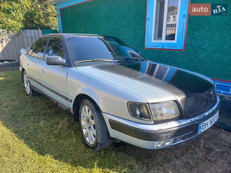 Седан Audi 100 1992 в Песчанке