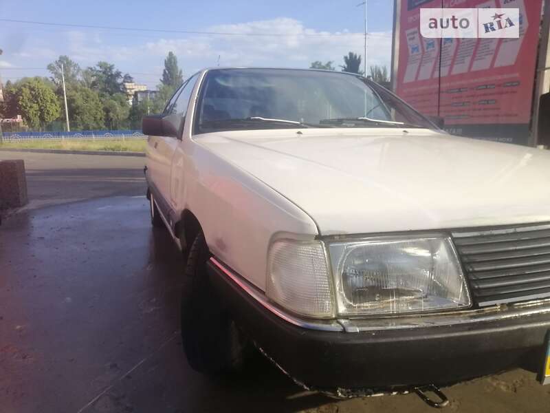Універсал Audi 100 1988 в Києві