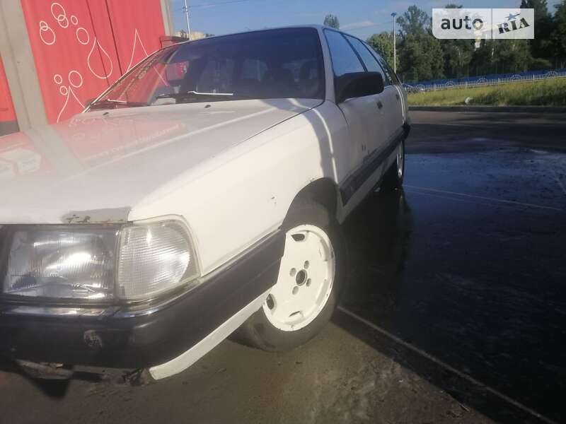 Універсал Audi 100 1988 в Києві