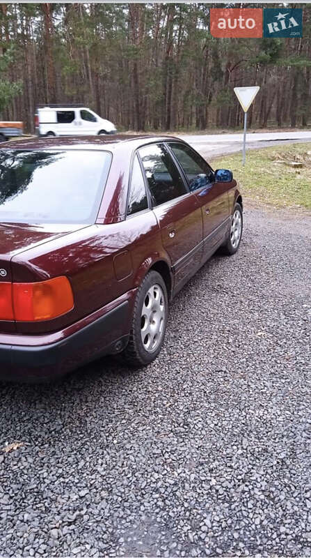 Седан Audi 100 1992 в Шацьку