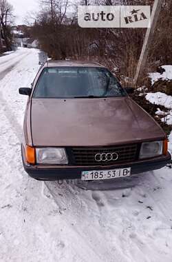 Седан Audi 100 1983 в Гусятине