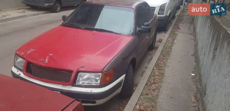 Седан Audi 100 1992 в Обухові