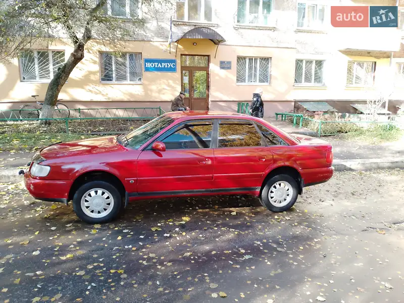 Audi 100