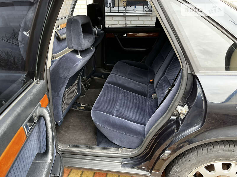 Седан Audi 100 1992 в Обухове
