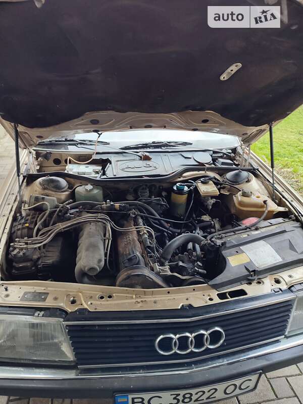 Седан Audi 100 1986 в Львове