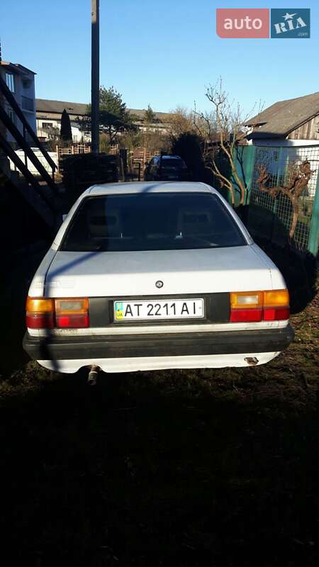 Седан Audi 100 1984 в Хусті