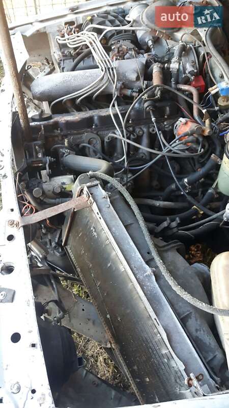 Седан Audi 100 1984 в Хусті