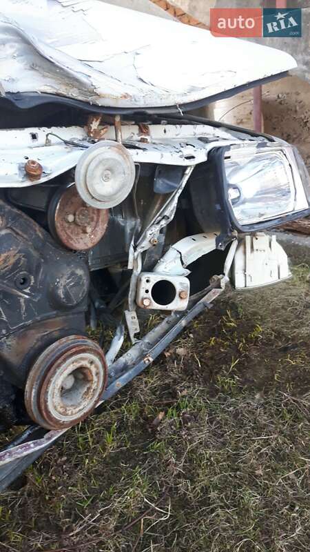 Седан Audi 100 1984 в Хусті