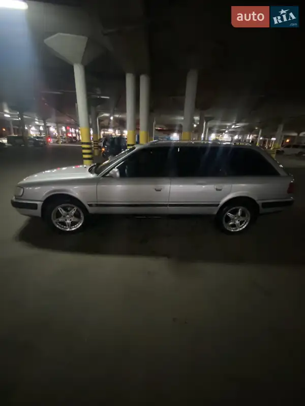 Audi 100