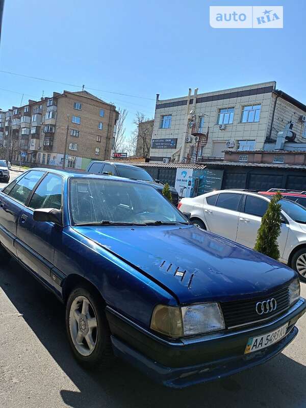 Седан Audi 100 1988 в Киеве