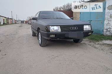 Седан Audi 100 1983 в Владимир-Волынском