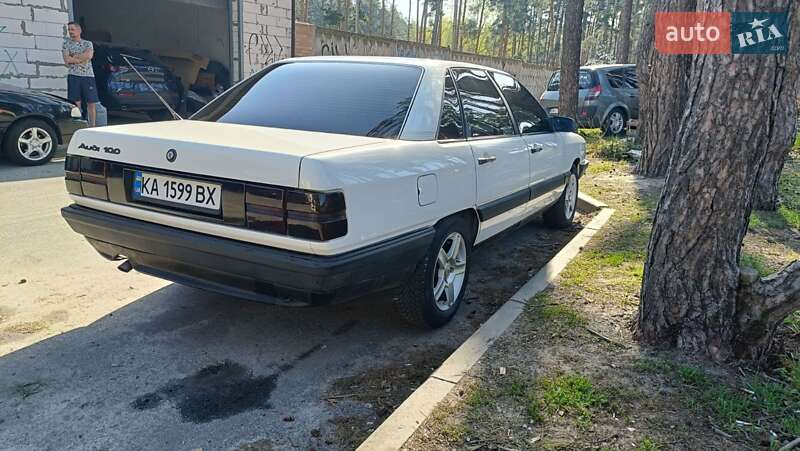 Седан Audi 100 1987 в Киеве