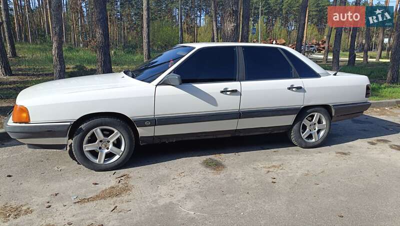 Седан Audi 100 1987 в Киеве