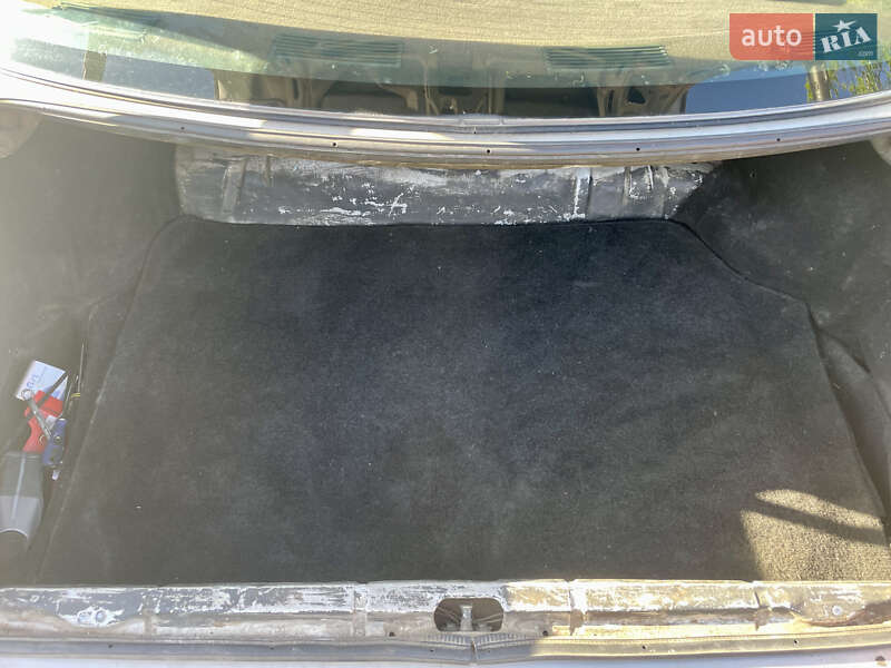 Седан Audi 100 1988 в Луцке